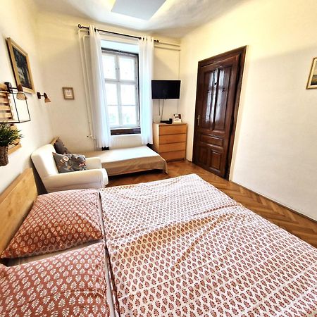 Varkeruelet Apartman Sopron Exterior photo