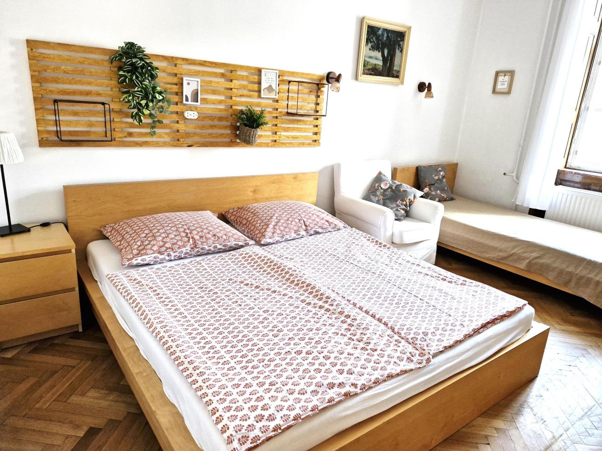 Varkeruelet Apartman Sopron Exterior photo